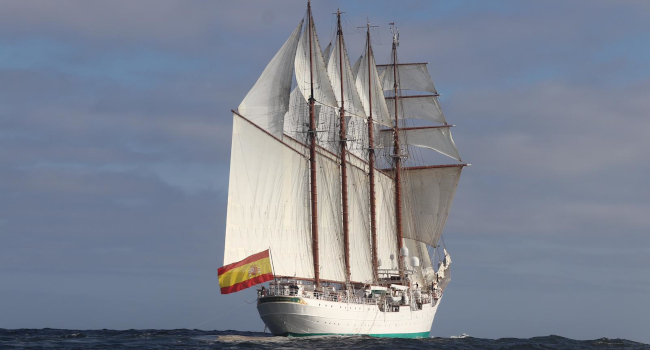 El buque escuela ‘Juan Sebastián de Elcano’ de la Armada española largó velas el pasado sábado desde Cádiz hacia su 98º crucero de instrucción, con...