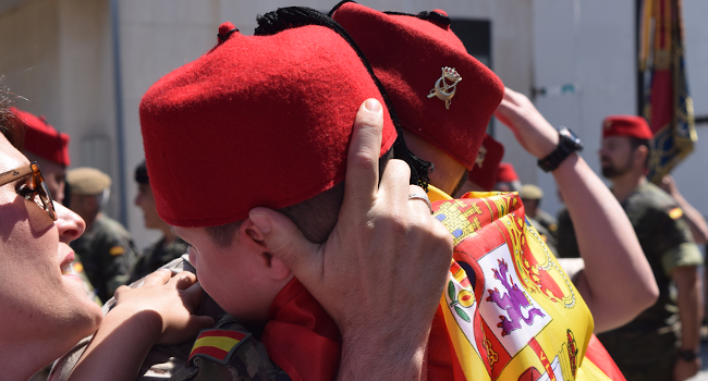 Muchas felicidades a todos los papás, con un recuerdo especial a nuestros compañeros que, en cumplimiento de su deber, hoy tienen que celebrarlo le...