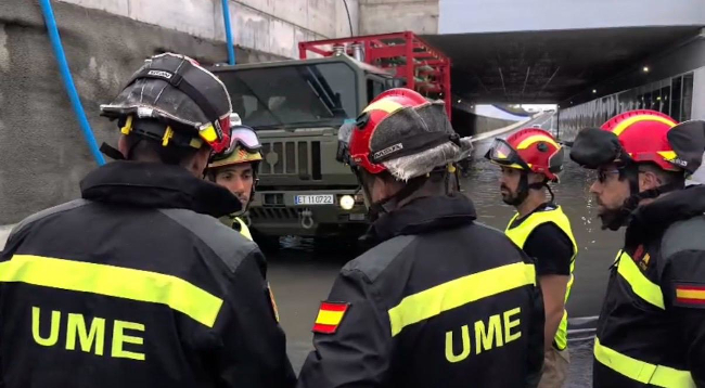 Equipos de la Unidad Militar de Emergencias han colaborado con los servicios de emergencias de los cabildos de Gran Canaria y Tenerife, realizando ...