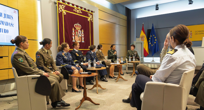 Cerca de los 40 años de la incorporación de la mujer en la milicia, su papel ha sido fundamental para lograr unas Fuerzas Armadas modernas e iguali...