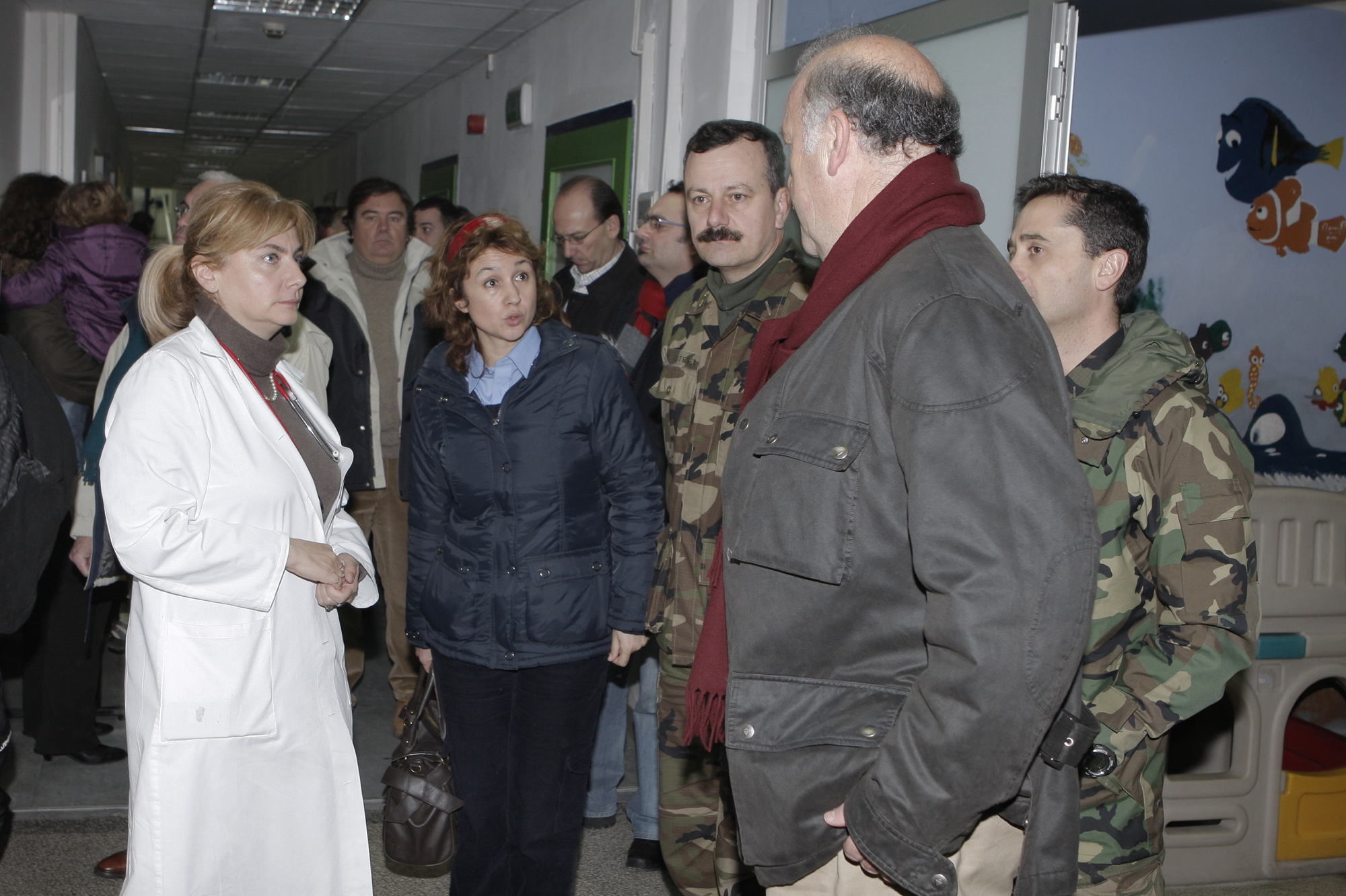 Vicente del Bosque durante su visita a un hospital en Sarajevo