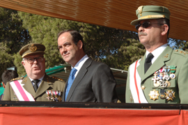José Bono ha presidido los actos que con motivo de la festividad de la Inmaculada Concepción, Patrona del Arma de Infantería, ha celebrado la Brigada de Infantería Ligera 'Rey Alfonso XIII' II de La Legión en la base 'Álvarez de Sotomayor' (Viator, Al)