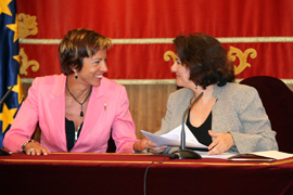 La subsecretaria de Defensa, Soledad López, y la secretaria general de Políticas de Igualdad del Ministerio de Trabajo y Asuntos Sociales, Soledad Murillo, en la firma del protocolo para el desaarrollo de políticas de igualdad