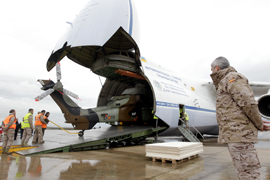 Tres helicópteros ‘Tigre’ pertenecientes al Batallón de Helicópteros de Ataque (BHELA) nº 1 han sido embarcados hoy en un avión de transporte 'Antonov' para su traslado a la base de Herat