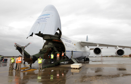 Tres helicópteros ‘Tigre’ pertenecientes al Batallón de Helicópteros de Ataque (BHELA) nº 1 han sido embarcados hoy en un avión de transporte 'Antonov' para su traslado a la base de Herat