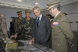 El ministro de Defensa, Pedro Morenés, ha visitado hoy el Parque y Centro de Abastecimiento de Material de Intendencia (PCAMI)