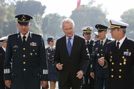 El ministro de Defensa se reúne con los secretarios de Marina y Defensa