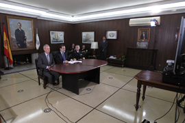 El Presidente del Gobierno felicita a las unidades en el exterior
