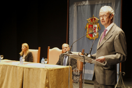 El Centro de Formación de Tropas nº 1 recibe la medalla de Cáceres