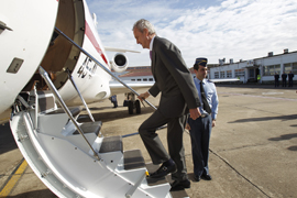 El ministro de Defensa inicia un viaje oficial por Mauritania y Marruecos