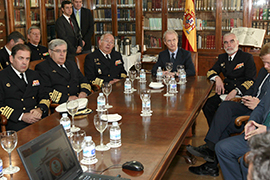 Morenés visita el Instituto Hidrográfico de la Marina