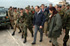 El ministro de Defensa, José Bono, con el general Bautis a su llegada a Arja, Pakistán