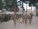 El contingente español destacado en Qala-e-Naw (Afganistán) rindió un sentido homenaje a los que dieron su vida por España cuando se cumplen seis meses del fatal accidente que costó la vida a 17 militares al sur de la localidad de Herat.