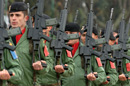 Soldados de la Brigada Paracaidista desfilando
