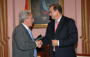 Francico Pardo, Secretario de Estado de Defensa, y Juan Carlos Aparicio, Alcalde de Burgos, tras la firma del convenio  para la urbanización de terrenos militares en Burgos.