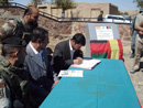 Firma en la inauguración del parque infantil