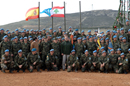 El ministro de Defensa durante su visita a las tropas en el Libano