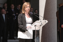 La ministra de Defensa Carme Chacón dirige unas palabras a los asistentes