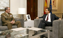 Zapatero recibe al general Asarta en La Moncloa