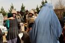 Entrega de ayuda humanitaria en Qala i Naw (Aganistan)