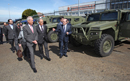 El ministro de Defensa de España, Pedro Morenés, y su homólogo marroquí, Abdeltif Loudyi, visitan la factoría de UROVESA en Santiago de Compostela.