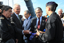 El ministro Pedro Morenes junto a los ministros de Portugal, José Pedro Aguilar, y de Marruecos, Abdellatif Loudiyi a bordo de la fragata Vasco de Gama