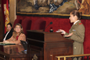 La Subsecretaia de Defensa y la Directora General de Personal escuchan la intervención de la Cabo Lucy Mirella Herrera