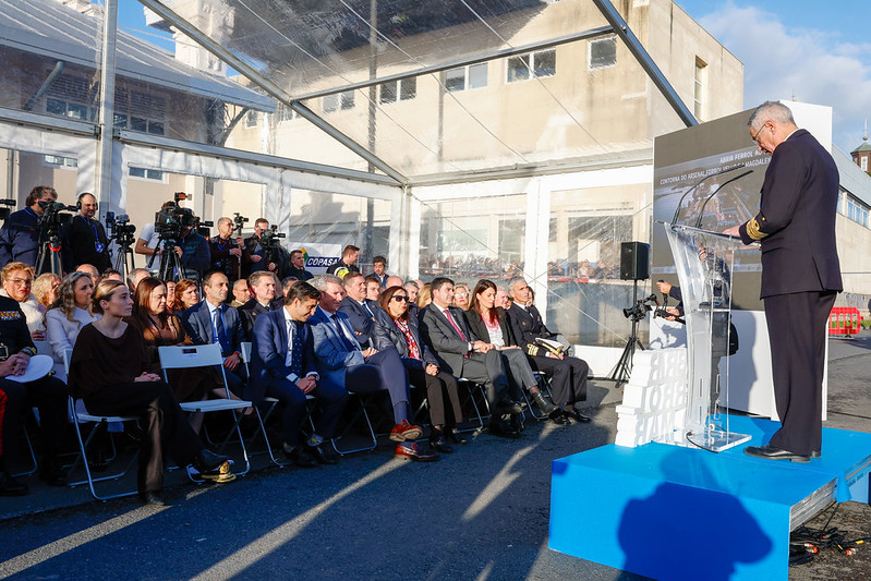 Robles asiste al inicio del derribo de la muralla del Arsenal de Ferrol