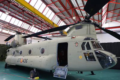 Margarita Robles en la entrega del último modelo de Chinook: “Vamos a seguir con esta apuesta por la modernización”