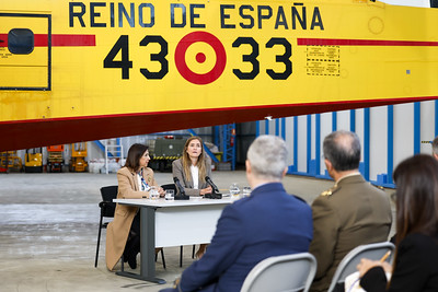 Los ministerios de Defensa y Transición Ecológica refuerzan su colaboración en la lucha contra incendios forestales
