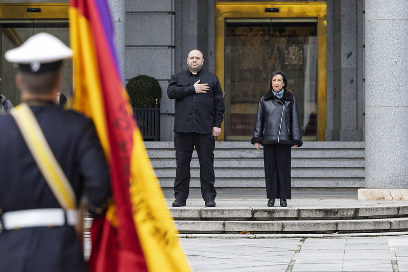 Los ministros de Defensa de España y Ucrania manifiestan su compromiso para seguir colaborando por una paz justa y durader...