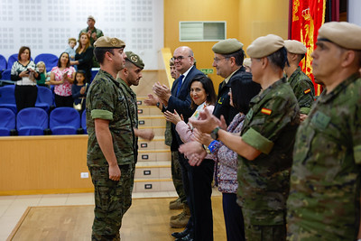 Visita de Robles a la BRICAN XVI