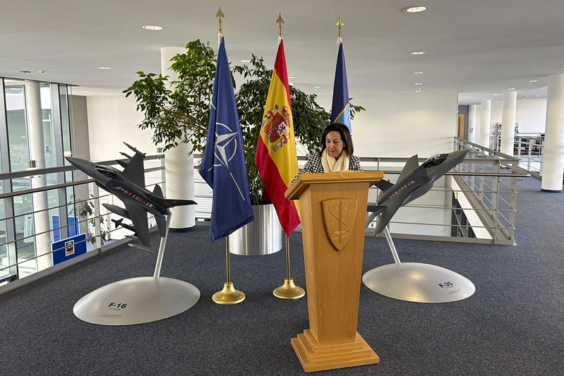 Visita a las tropas españolas destinadas en el Cuartel General del Mando Aéreo Aliado de la OTAN (Allied Air Command NATO), en la base aérea de Ramstein en Alemania.