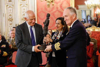 Premio Extraordinario Defensa Borrell