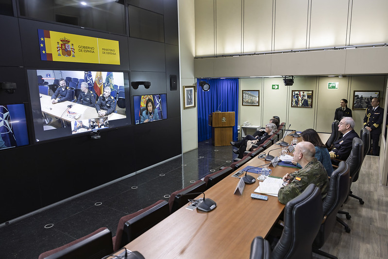 Mantiene una reunión por videoconferencia con los buques desplegados en misiones en el exterior, bajo el mando de la OTAN.