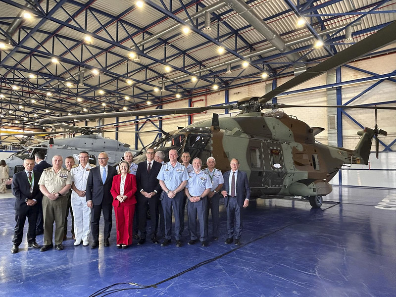 Defensa recibe un nuevo NH-90 para el ET