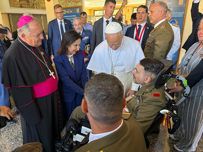 El Papa pisa suelo canario por primera vez y lo hace en la Base Aérea militar de Gando