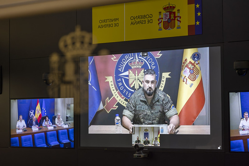 Mantiene una reunión por videoconferencia, en la sede del ministerio, con el contingente español desplegad en la operación de la OTAN: “en A/T es el XXIV” (Apoyo a Turquía)
