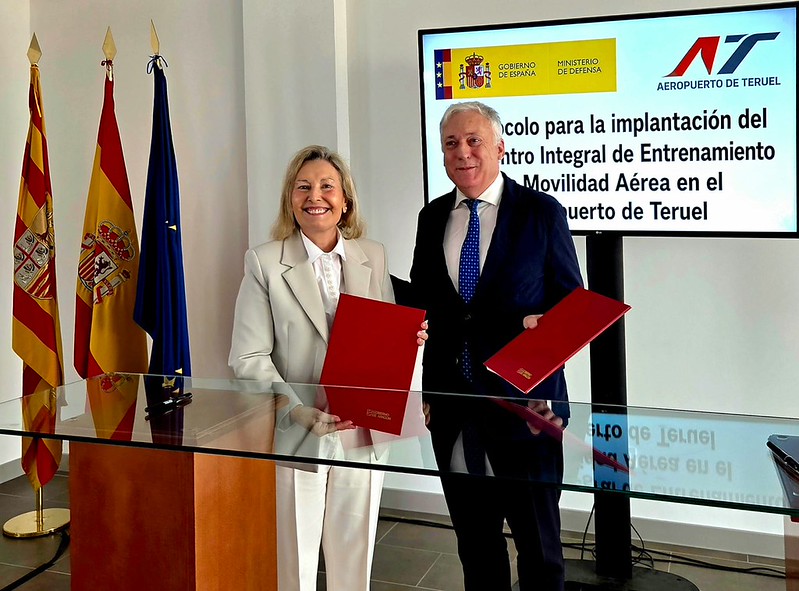 Firma de convenio con el aeropuerto de Teruel