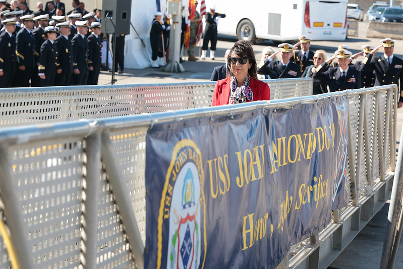 La ministra de Defensa asiste en Rota a la bienvenida del buque ‘USS John Basilone’, que completa la ampliación del escudo...